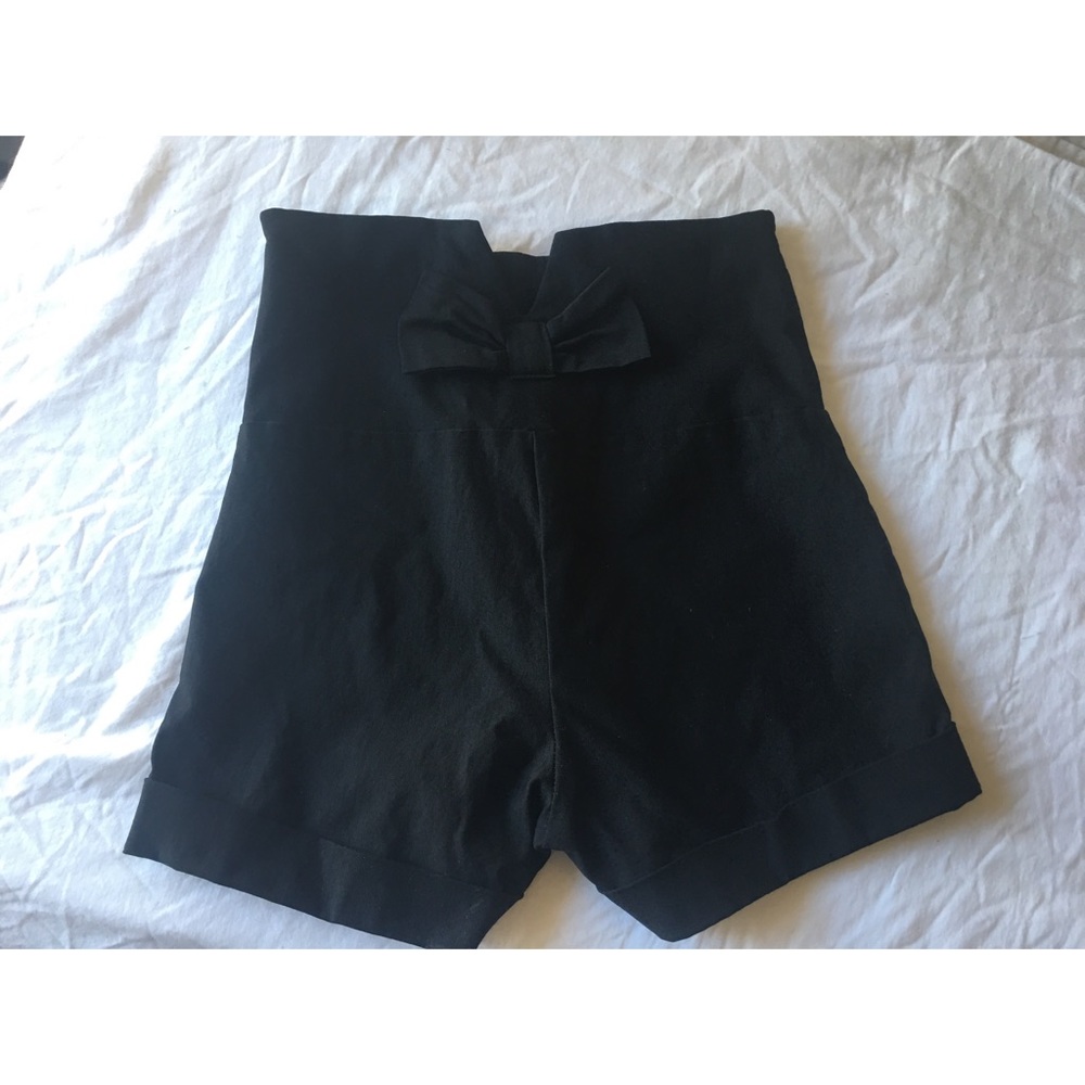 High waist black bow shorts